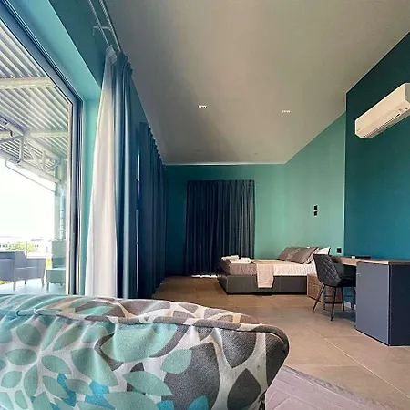 Luna Nova Bed & Breakfast 4*